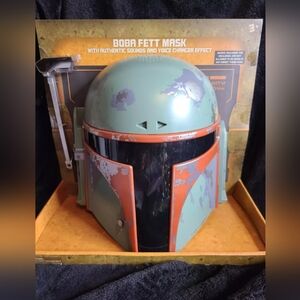 DISNEY Parks Star Wars Galaxy's Edge BOBA FETT Mask Helmet Sounds Voice Changer